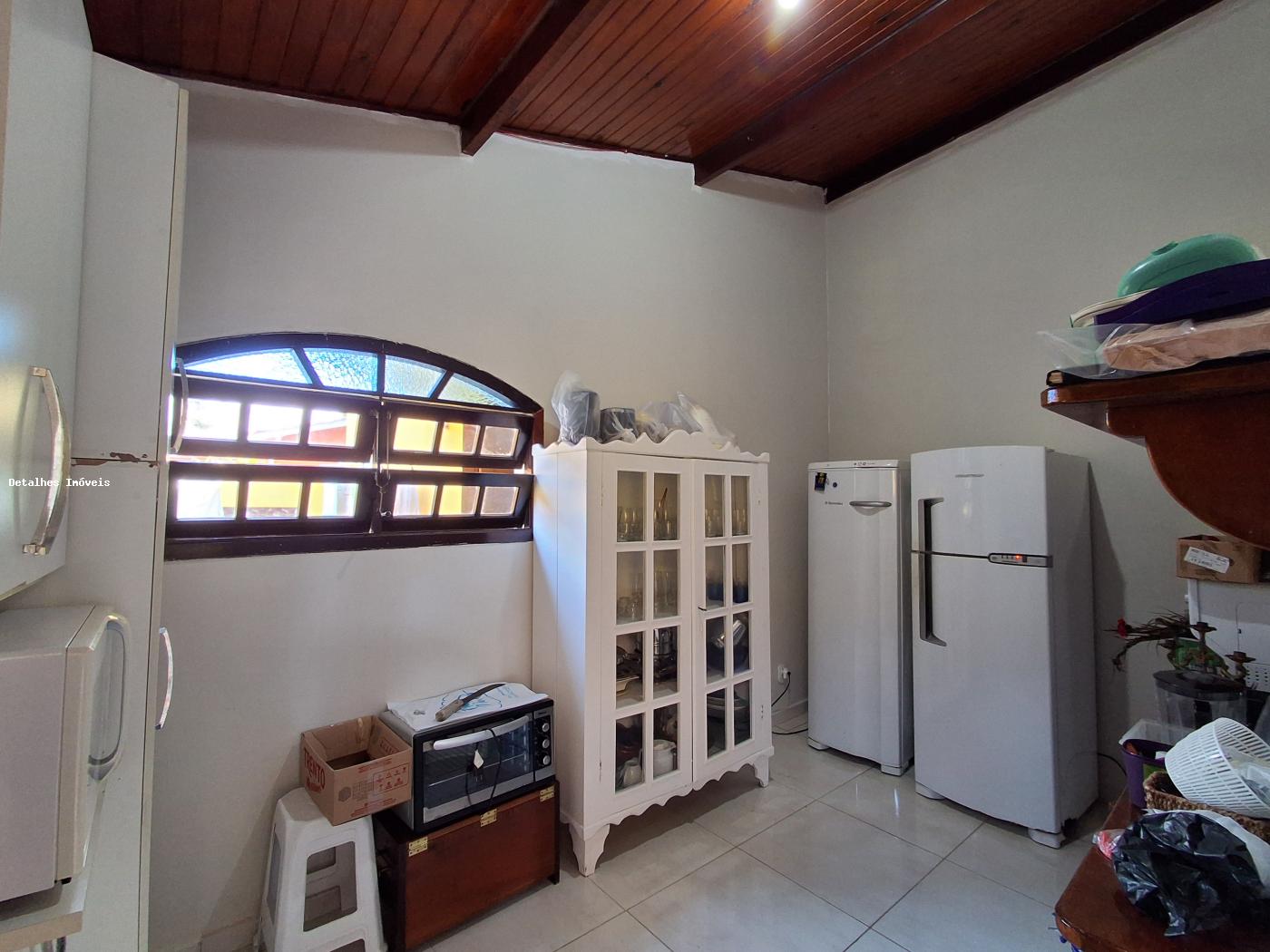 Casa de Condomínio para alugar com 6 quartos, 300m² - Foto 51