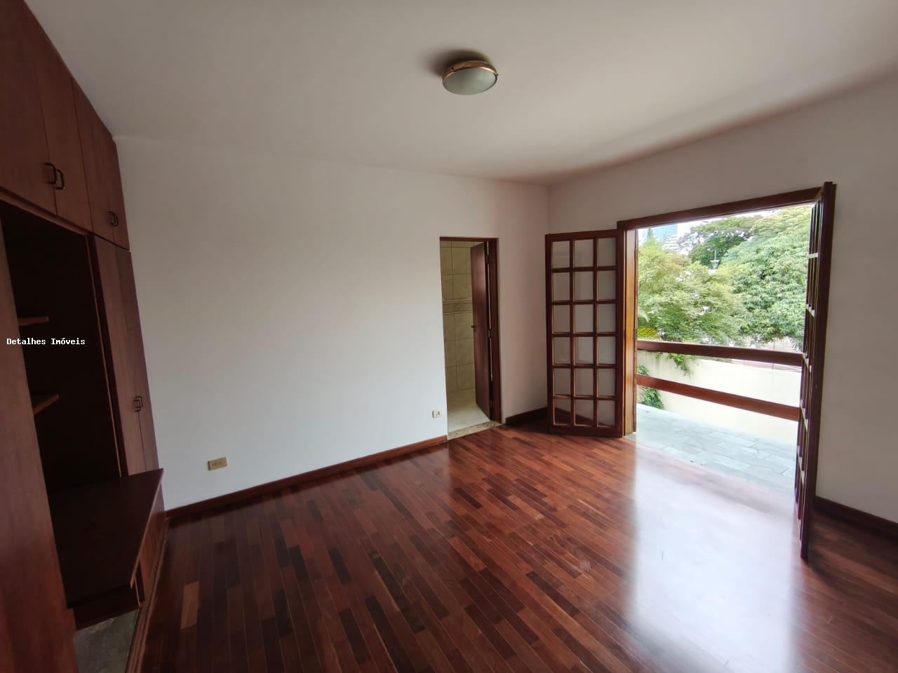 Casa de Condomínio à venda com 4 quartos, 360m² - Foto 8