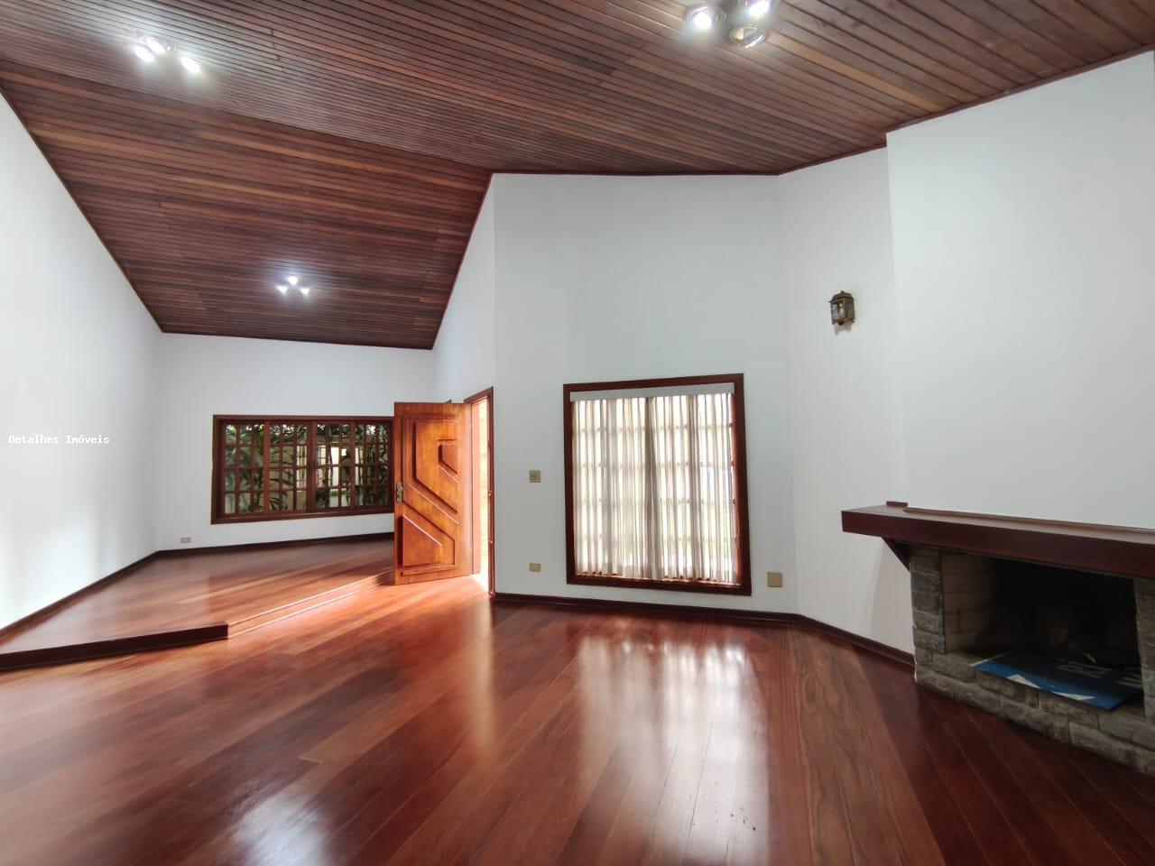 Casa de Condomínio à venda com 4 quartos, 360m² - Foto 2