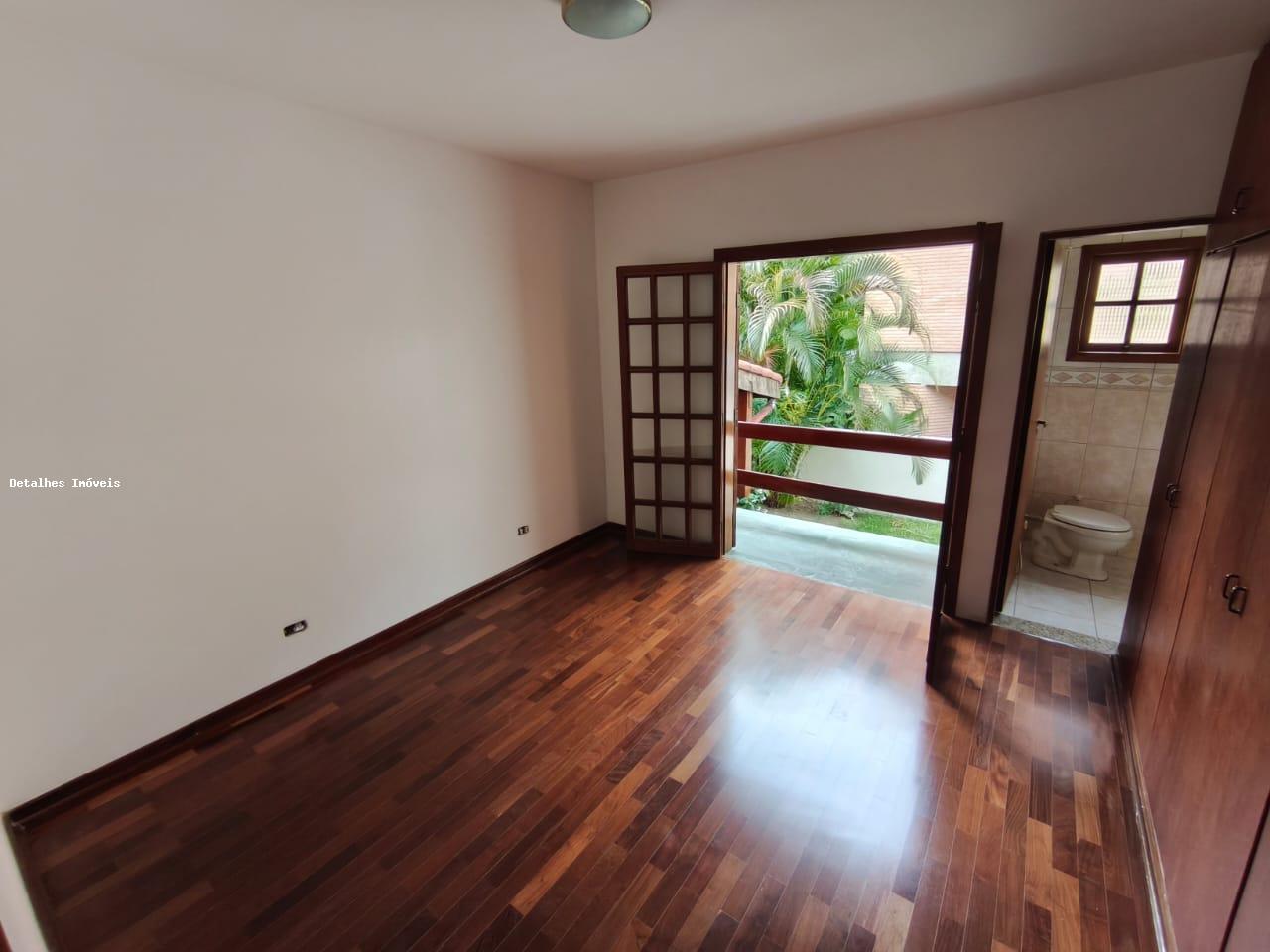 Casa de Condomínio à venda com 4 quartos, 360m² - Foto 4