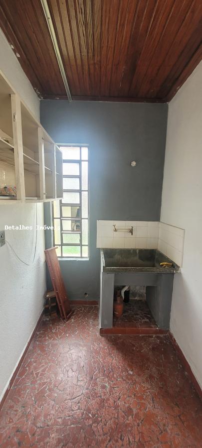 Casa para alugar com 3 quartos, 300m² - Foto 15