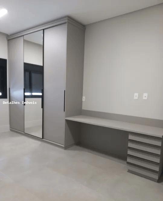 Casa de Condomínio para alugar com 3 quartos, 250m² - Foto 6