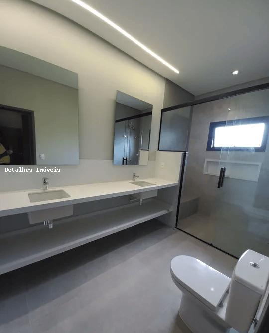 Casa de Condomínio para alugar com 3 quartos, 250m² - Foto 12