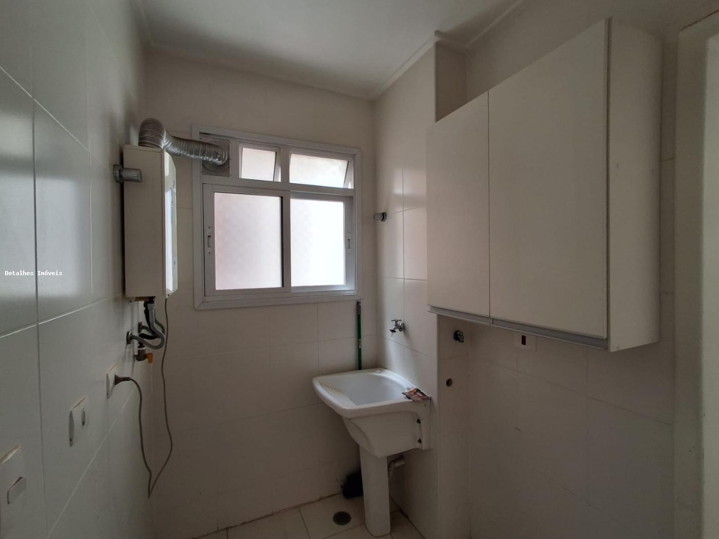 Apartamento para alugar com 2 quartos, 75m² - Foto 10