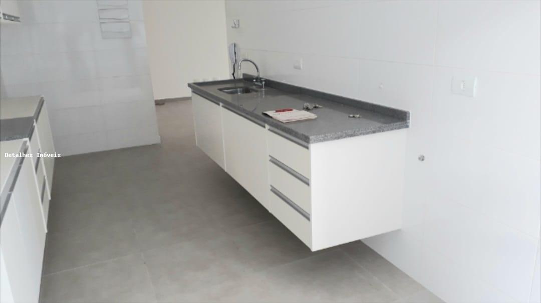 Apartamento para alugar com 2 quartos, 80m² - Foto 4