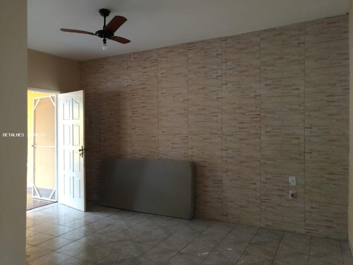 Casa para alugar com 2 quartos, 250m² - Foto 9